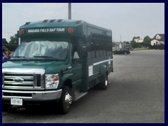 Niagara on the Lake - Our tour bus from Toronto